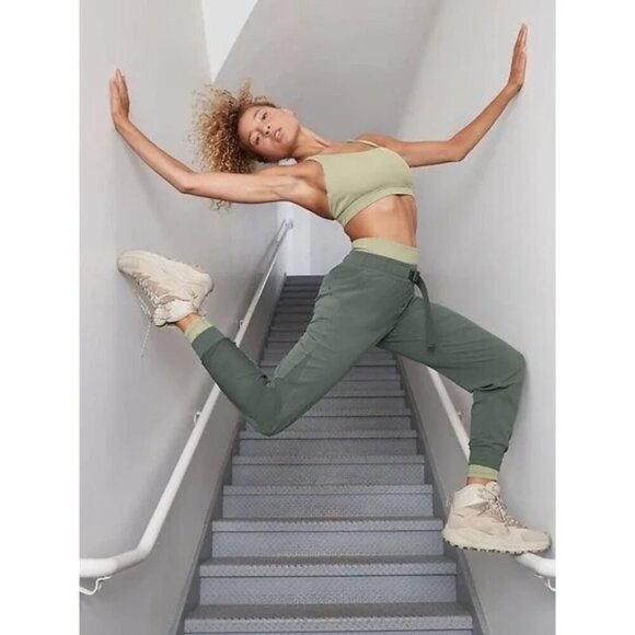 Athleta Quest Olive Green Jogger Pants - Picture 4 of 13